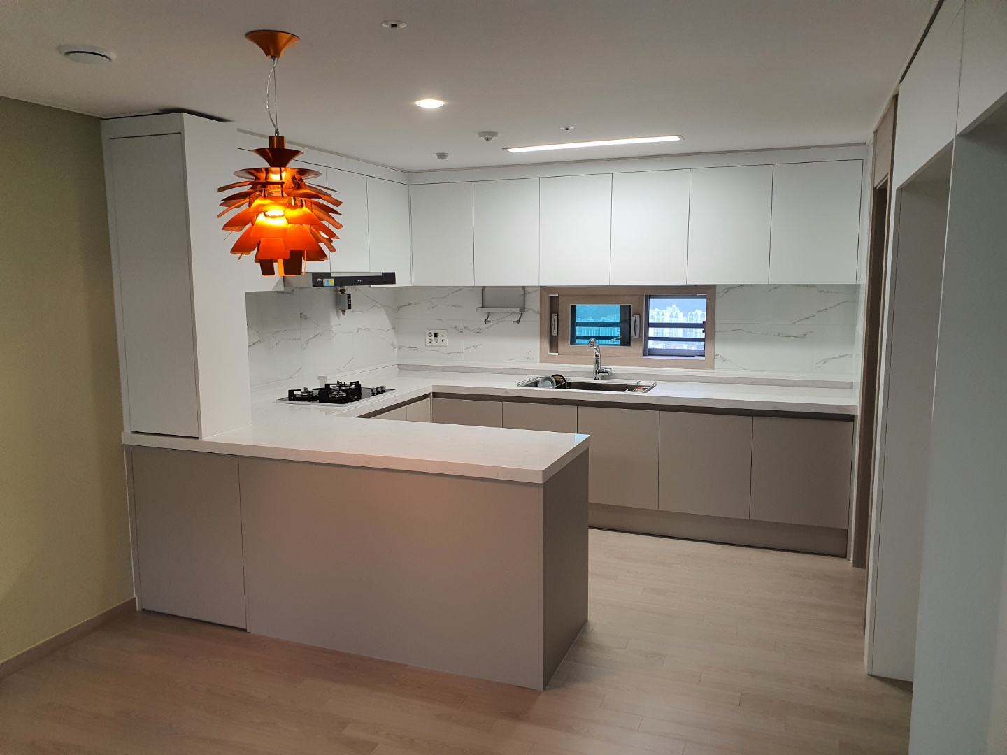 5237_copy_5249_2950055133_vygrTGPa_02d84d7cb0e420b10343ed07f5990f96f5752c17.jpg 이미지크게보기