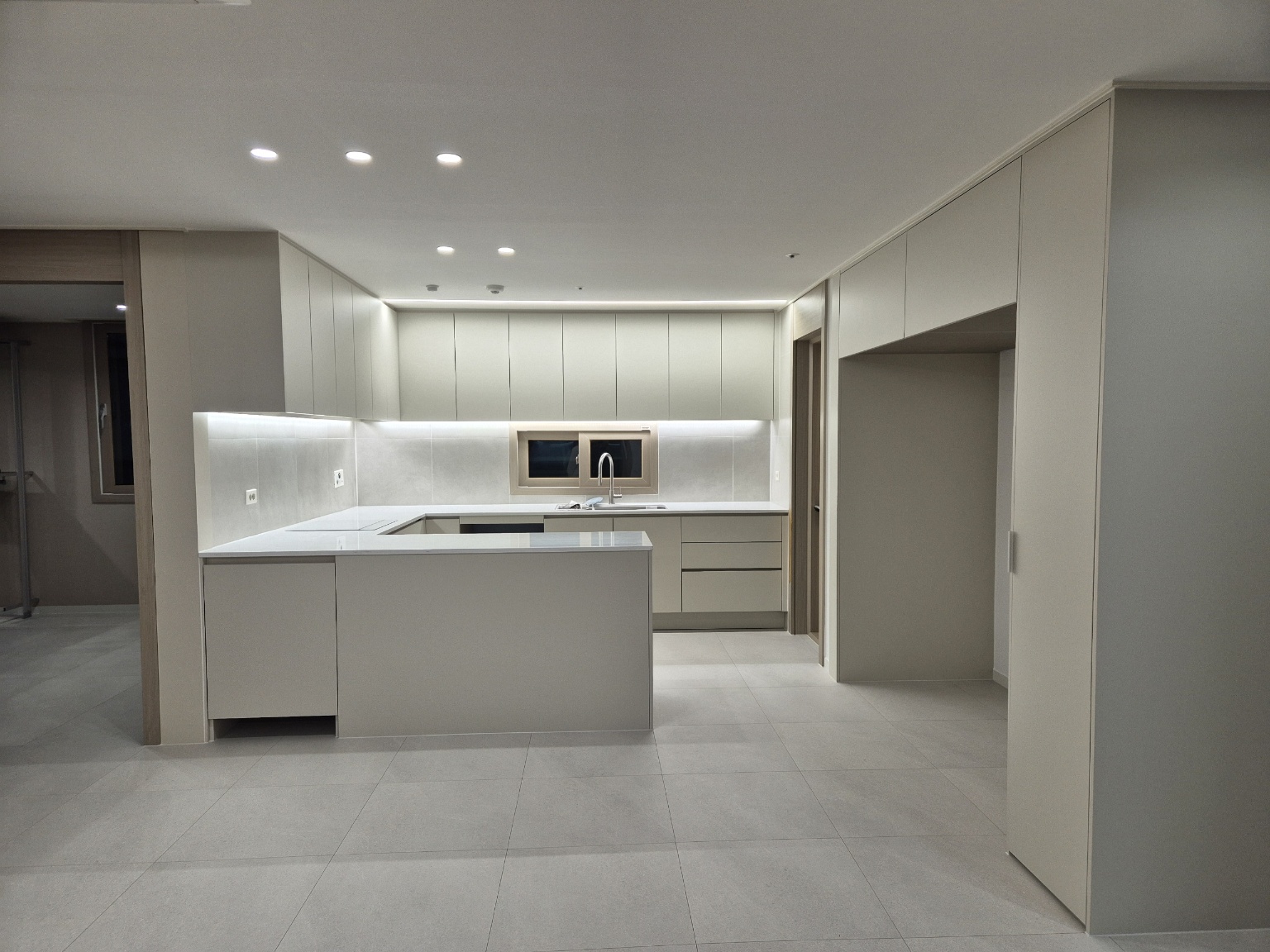 /user/0/01083728003/editor/2501/7b02e9da8d5264bf8bc0b4786acdca4f_1738168955_7477.jpg 이미지크게보기